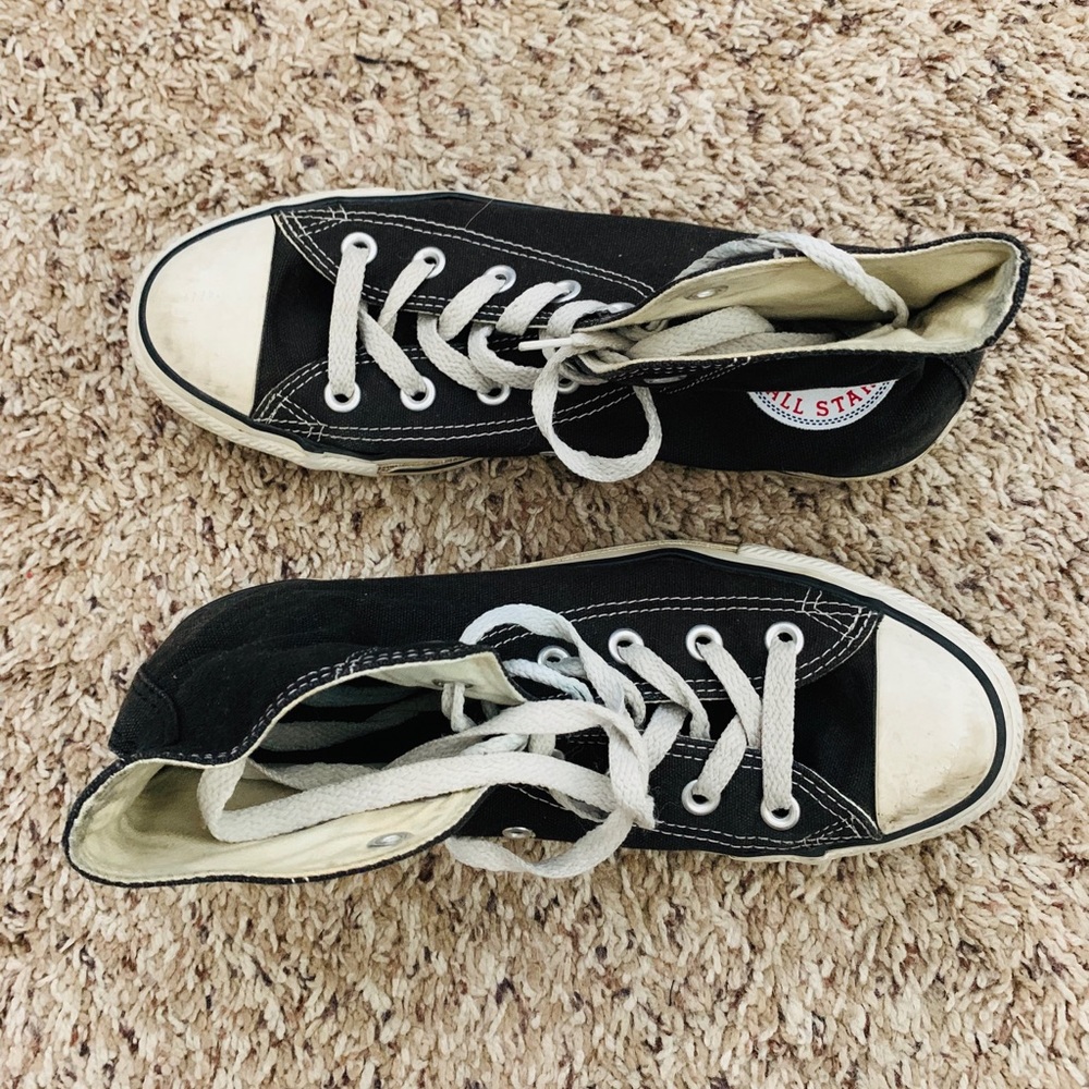 Converse Black and White